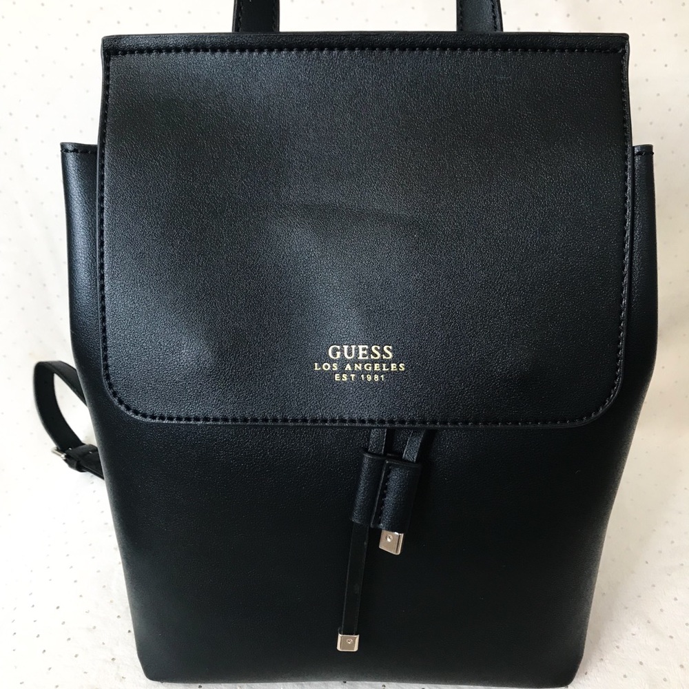 💕 GUESS BLACK BACKPACK 🤗